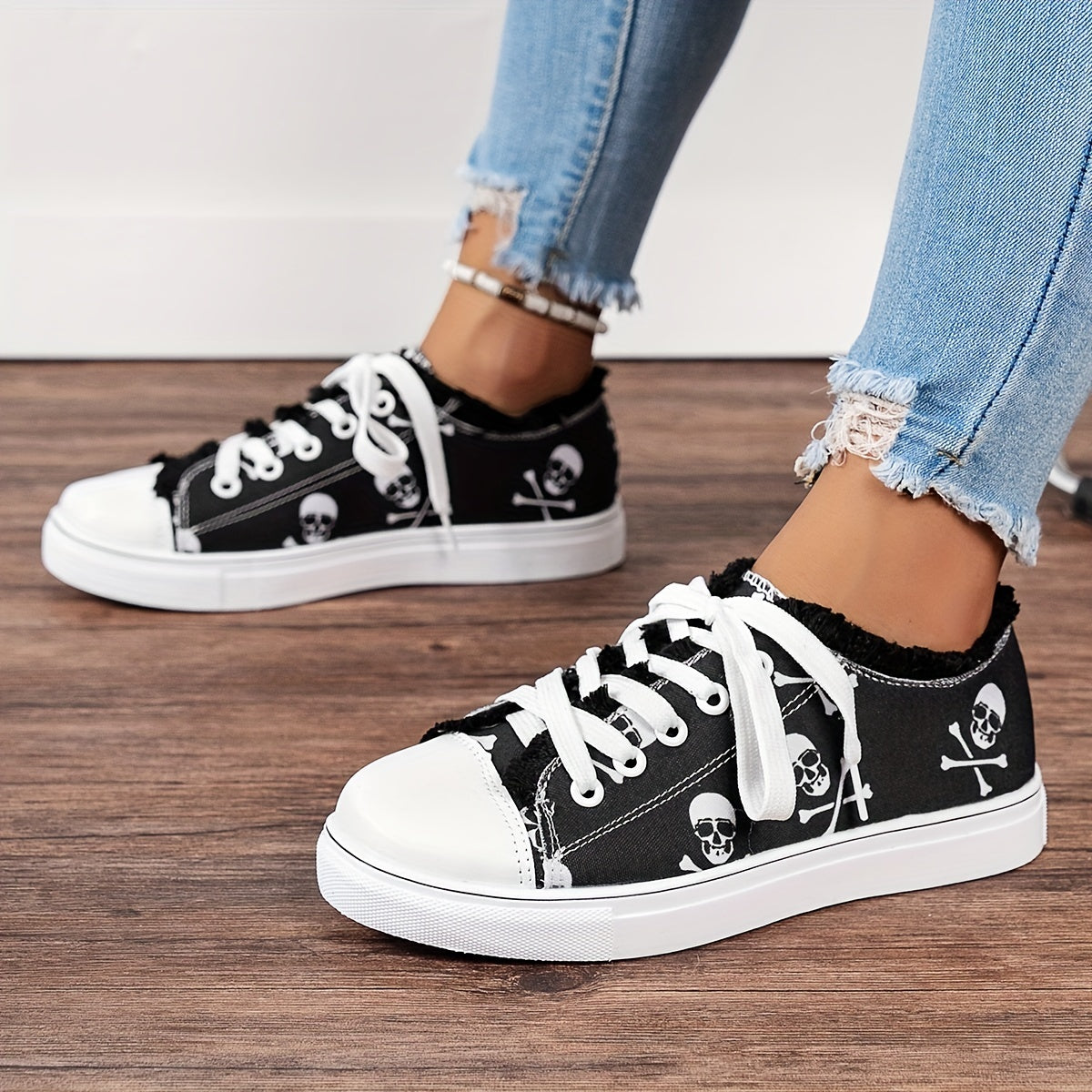 Skull Pattern Canvas Shoes, Casual Low Top Sneakers